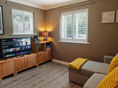 Comfortable Ground Floor Apartment with Parking – khách sạn tại St Bartholomew