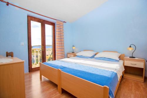 Rogoznica Two-Bedroom Apartment 1 - image 7