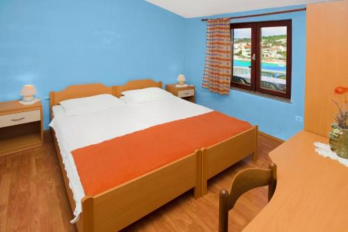 Rogoznica Two-Bedroom Apartment 1 - image 11