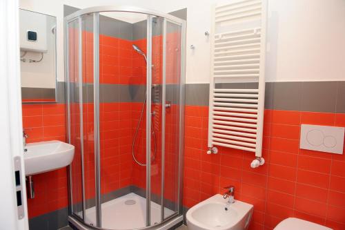 Standard Double or Twin Room image 2