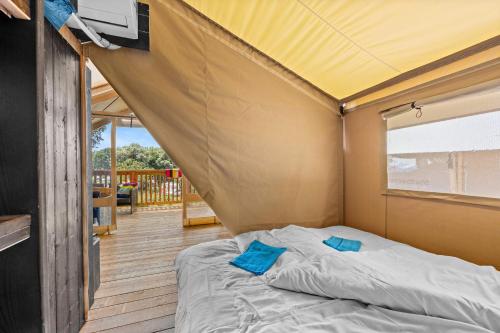 Easyatent Camping Porto Sole in Petalon