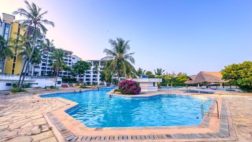 The Chillspot 2 with Beachfront, AC, Restaurant and Gym in Mombasa