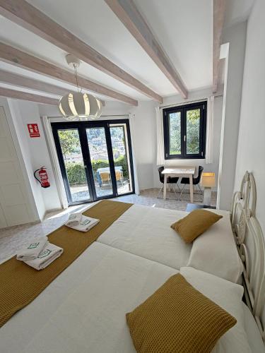 Hostal Villa Verde-Adults Only in เดยา