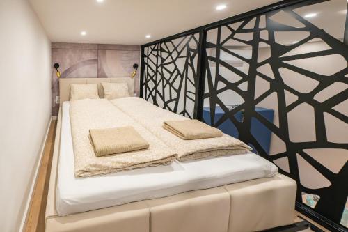 Broadway Suite N14 - image 5