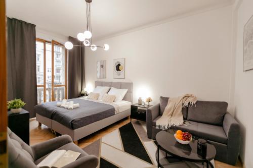 Spacious Apartment in the Warsaw City Center by Noclegi Renters, Warsaw