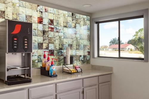 Home Inn & Suites - image 33