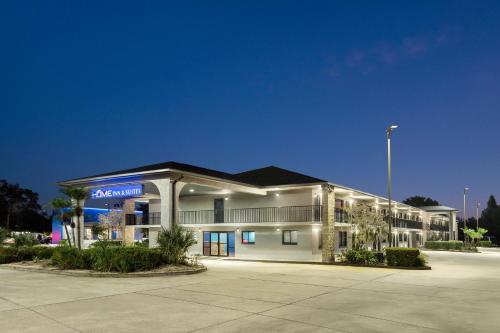 Home Inn & Suites - image 22