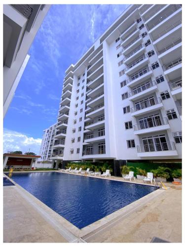 Swimmingpool, Sakura Aqua Gardens in Mombasa