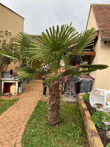 Charmant studio avec terrasse à Chenou, 20 m² (Charmant studio avec terrasse a Chenou, 20 m²) in Chateau-Landon