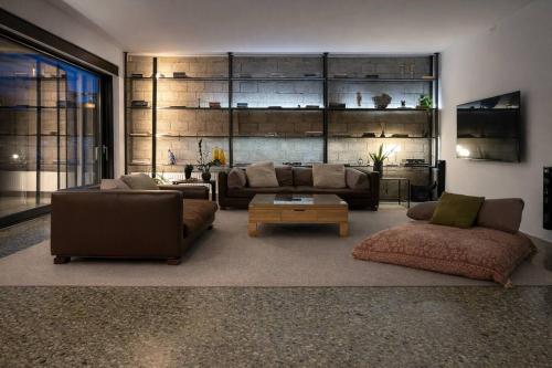 The Acropolis Muse Luxury 3BR Penthouse – khách sạn tại Petralona