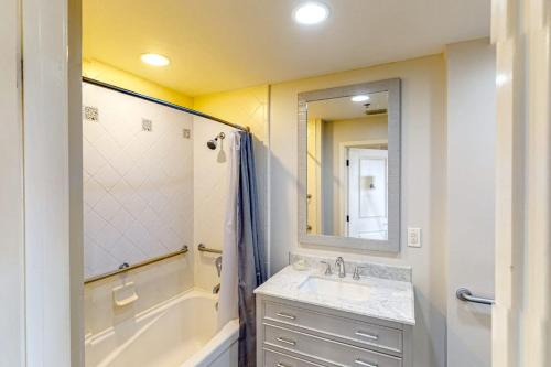 Luau Condos - image 23