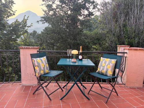 Studio Shangri-LA - Entrée & terrasse privatives - Vue mer - Parking (Studio Shangri-LA - Entree & terrasse privatives - Vue mer - Parking) in ม็องตง