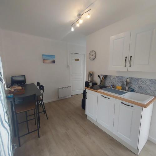 廚房, CHALLANS Proche gare, centre ville in 沙朗