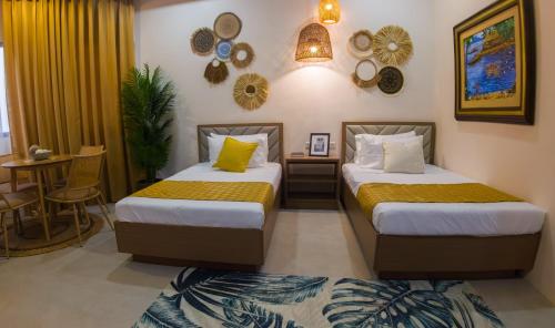 room detail thumbnail 2