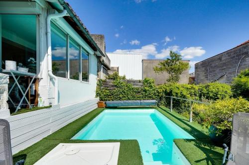 Family house with pool