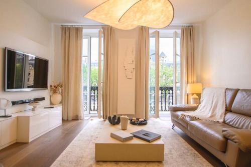 Two Bedroom Luxury Apartment - Balcony with View of Notre Dame