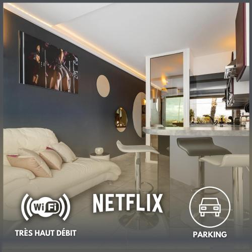 What Else - Port Nature - Vue Port - Parking - Village Naturiste