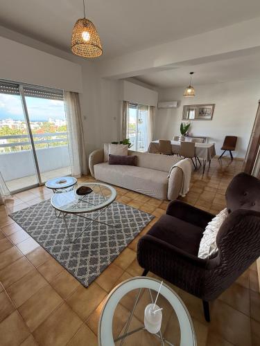 City Vibes - Central 3BR Spacious Apartment