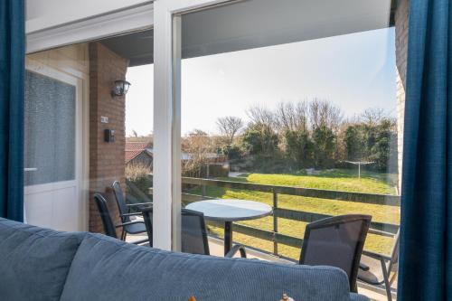 Welcome in - Appartement aan de duinen met balkon I Duinweg 18, Zoutelande 'Duinroos' in Zoutelande