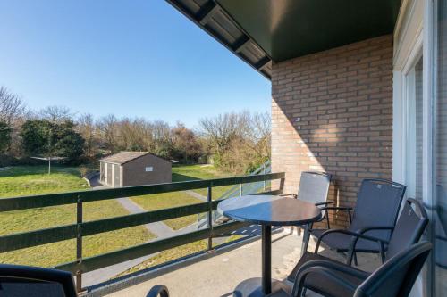 Welcome in - Appartement aan de duinen met balkon I Duinweg 18, Zoutelande 'Duinroos' in Zoutelande