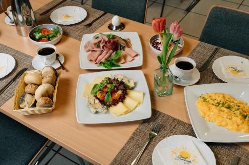 餐飲選擇, 蘭德加斯多夫“尊施瓦曾羅斯”酒店 (Landgasthof "Zum Schwarzen Roß") in 艾興采爾