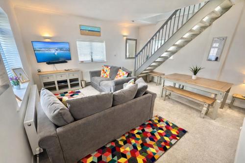 Courtyard Cottage - Two Bedroom Home Close to Bournemouth Town and Beaches - Sleeps 6 – khách sạn tại Talbot và Branksome Woods