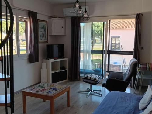 Appartement calme avec climatisation - 4 pers. - FR-1-250-332 - Location saisonnière - Le Grau-du-Roi