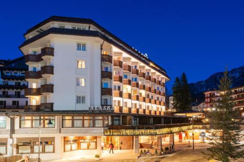 โรงแรมแอลาสกา กอร์ตินา (Hotel Alaska Cortina) in กอร์ตินา ดัมเปซโซ 