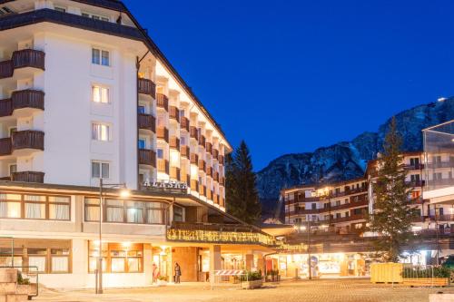 Hotel Alaska Cortina