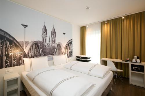 Super 8 by Wyndham Freiburg