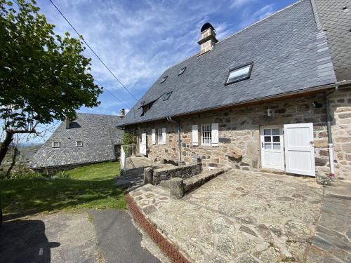 gite aux gardes aux pieds des montagnes gîte à louer Massif Central