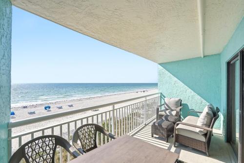 Beachfront Condo, Direct Access to Sugar Sand Beach, Heated Pool and Balcony Views 3