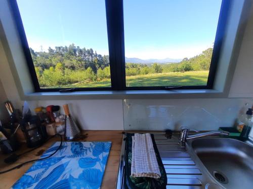 Mountain view Bespoke tiny home in Matjiesrivier (Western Cape)