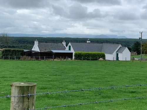 Quiet rural cottage near Dornoch in Litlferija
