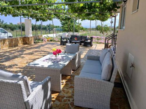 Vasiliki's Apartments A in 瓦爾索洛米翁
