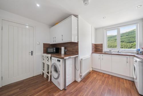 Cottage on the Loch in อาร์โรชาร์