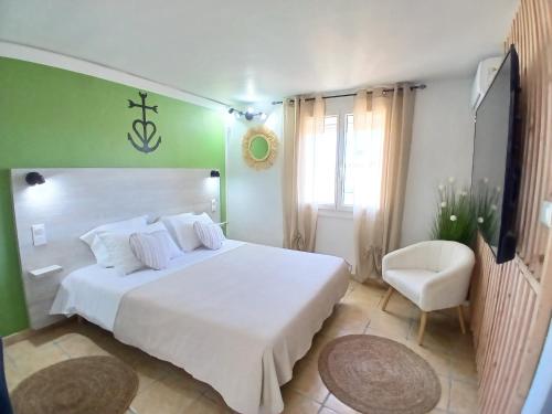 . Hôtel Quai d'Azur