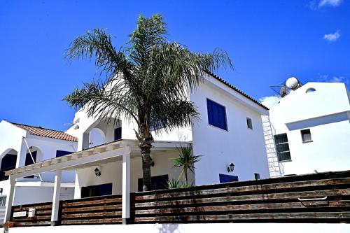 Villa Charlotte – khách sạn tại Paralimni