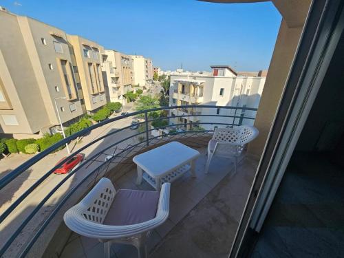 Modern S2 apartment with balcony and elevator in Jardins De Carthage