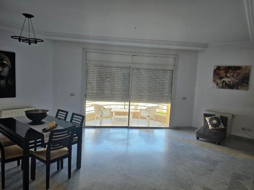 Modern S2 apartment with balcony and elevator in Jardins De Carthage