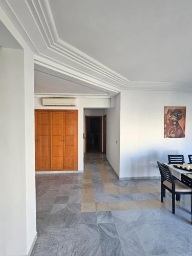 Modern S2 apartment with balcony and elevator in Jardins De Carthage