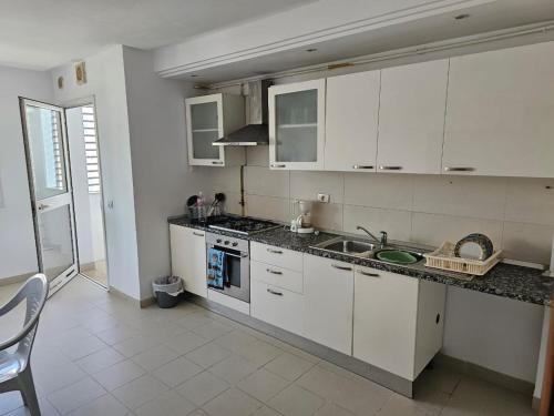 Modern S2 apartment with balcony and elevator in Jardins De Carthage