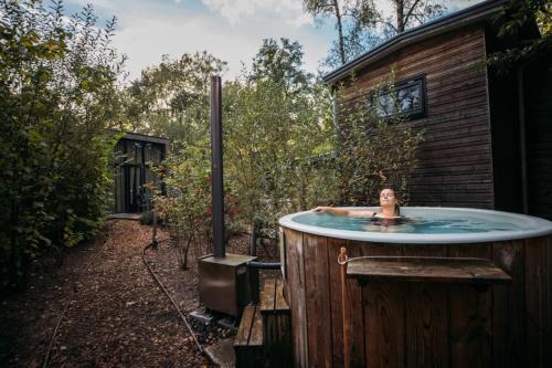 Holiday Home Maridu Forest Cube in Schaarsbergen