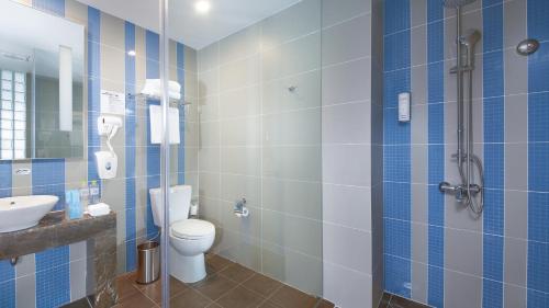 room detail thumbnail 2