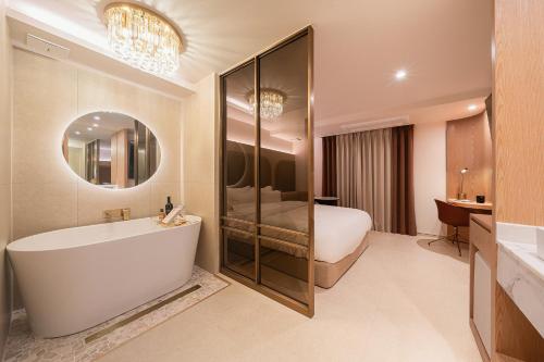 room detail thumbnail 0