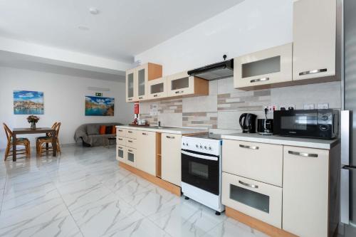 Sliema 2BDR Apartment Just Off Seafront 1