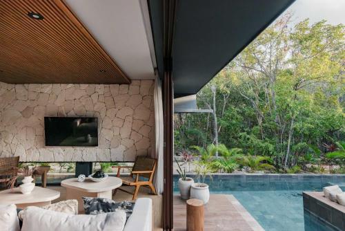 Luxury Jungle Villa with Private Pool & Jacuzzi
