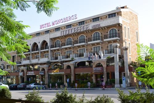 . Monoberge Hotel