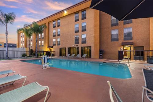 Best Western Plus Fresno Airport Hotel - image 23