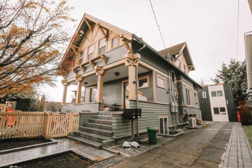 Warm & Cozy 2BR in Wallingford -- Skyline Peek – khách sạn tại Wallingford